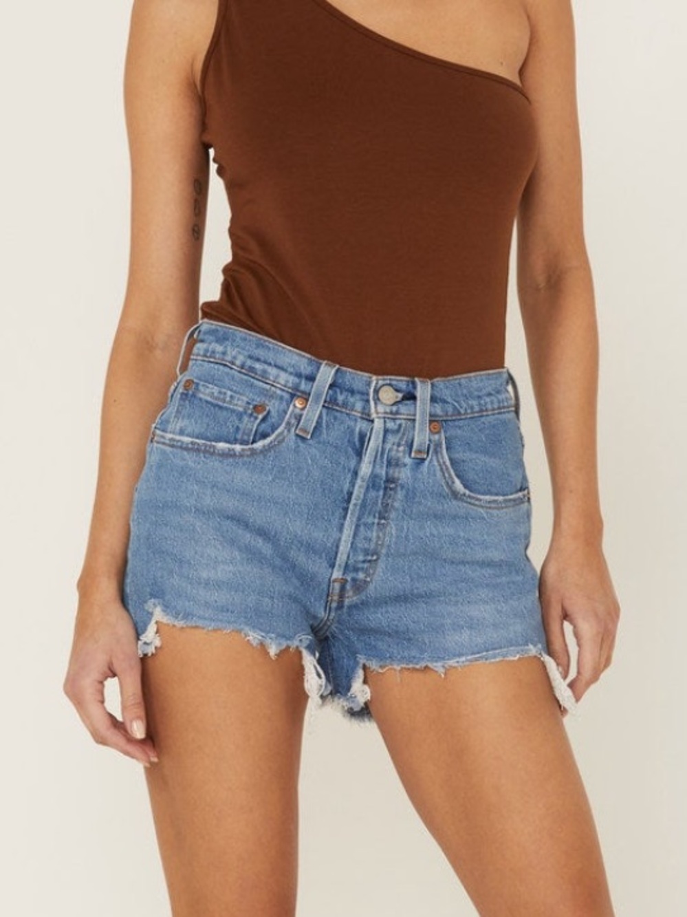 Levi 501 high rise shorts. 34.